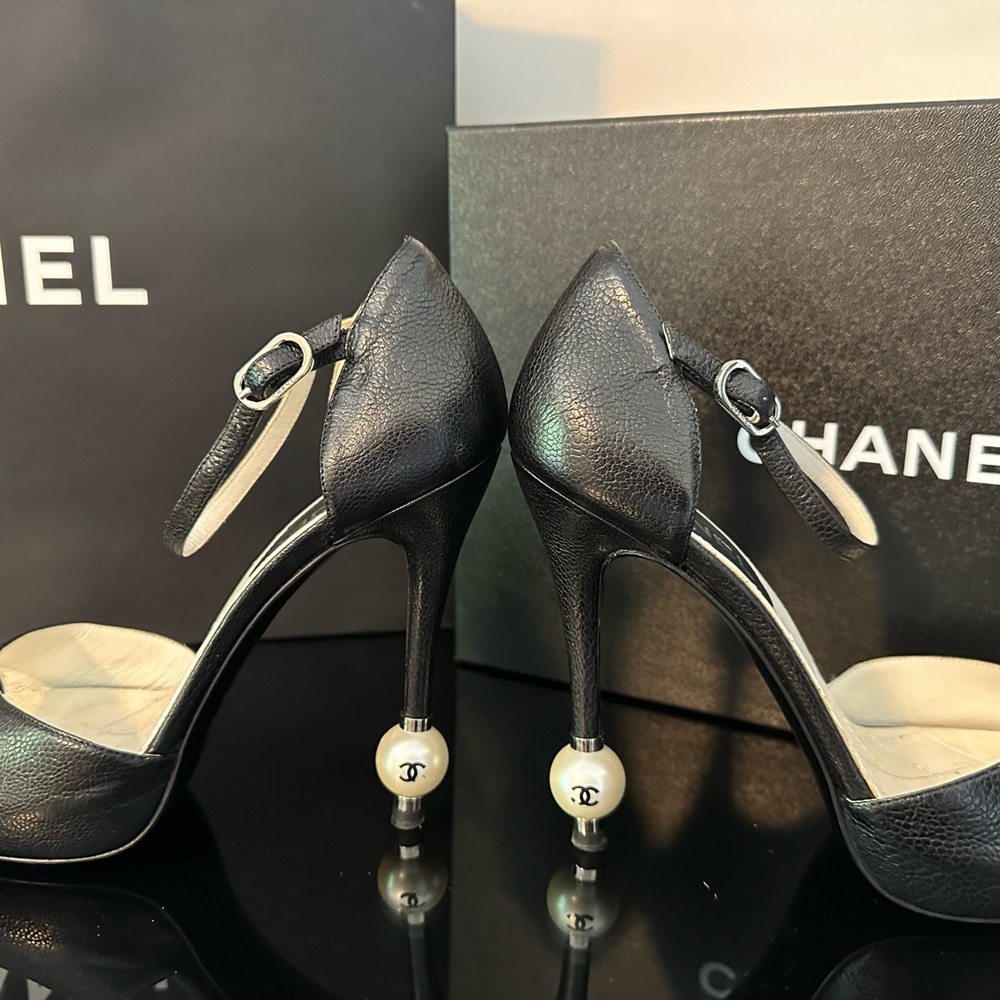 Authentic Chanel Pearl Heel 37.5 (6.5) Black Leather Sandals